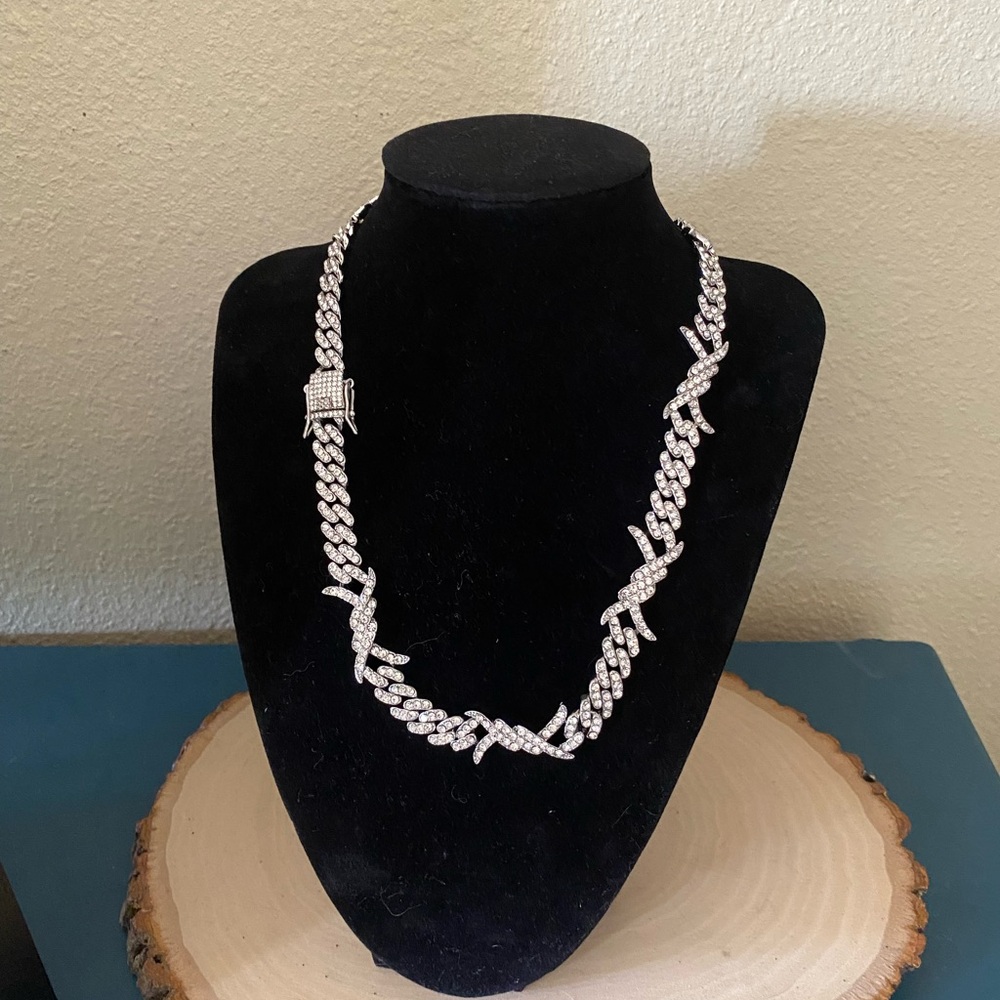 Icey Barbwire Necklace